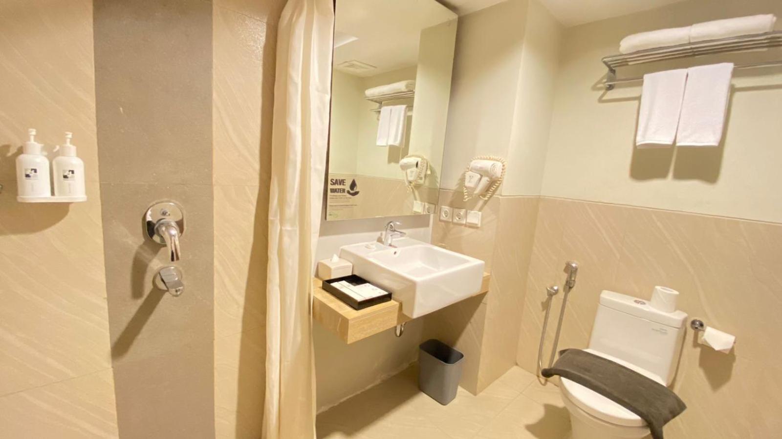 Swiss-Belcourt Bogor Otel Dış mekan fotoğraf